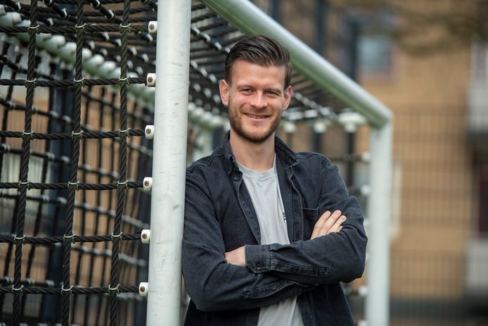 Hoogland-verdediger Ruud Vos hangt na dit seizoen de kicksen aan de wilgen. ,,Tijdens corona lag het voetbal lange tijd stil. Dat beviel mij wel."