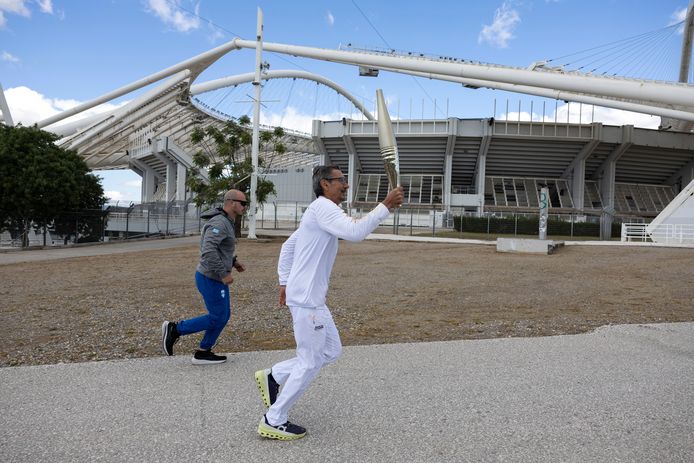 De vlam werd vorige week ontstoken in het Griekse Olympia, de plaats waar de Olympische Spelen zijn ontstaan.
