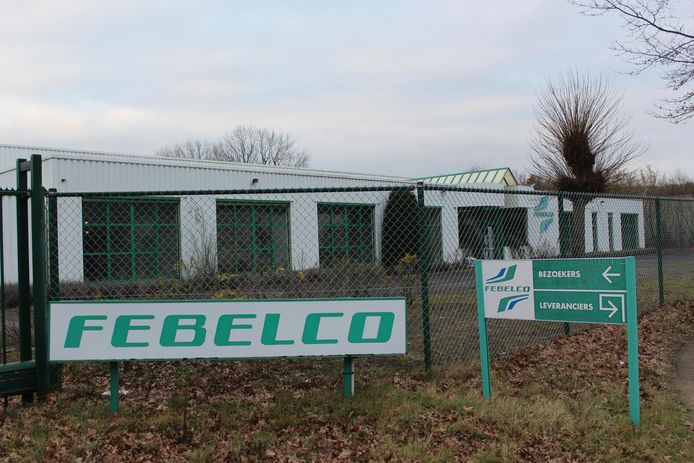 De stad stelt de Febelco-hallen ter beschikking van de Kringloopwinkel nadat een hevige brand vorige maand hun loods vernielde.