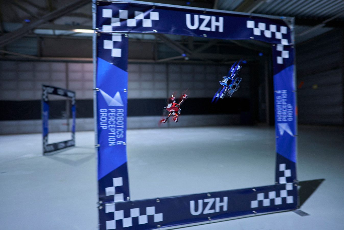Pour la première fois, une IA pilotant un drone lors d'une course bat des  champions humains