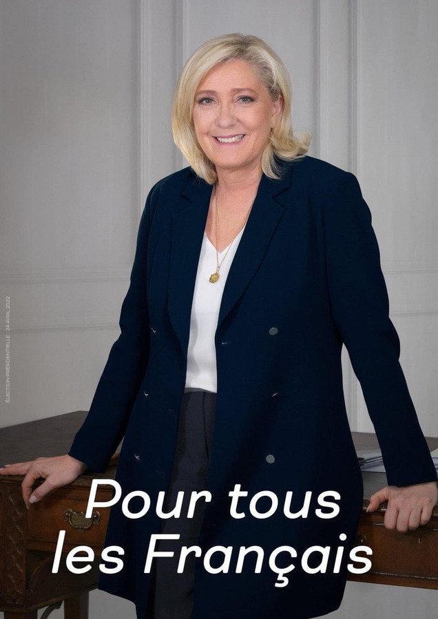 Marine Le Pen affiche sa nouvelle et sobre affiche présidentielle “pour