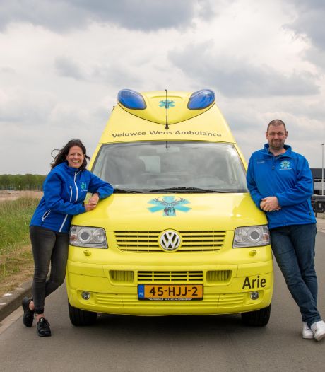 Helma (46) niet bang voor blaren en pijn na 72 kilometer lopen: 10.000 euro ophalen voor de Veluwse Wens Ambulance is wat telt
