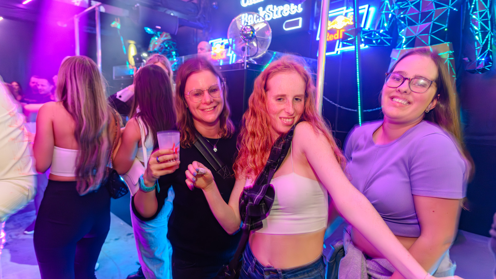 Dansen maar: Zeist heeft eindelijk weer een discotheek | Foto | AD.nl