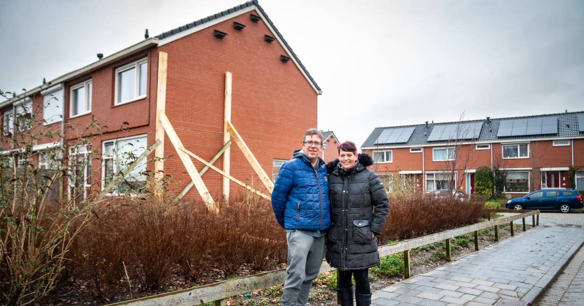Alerte buren voorkomen dat muur van huis omwaait: ‘Dit had heel fout kunnen aflopen’
