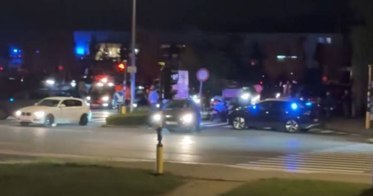 Politie legt tuningbijeenkomst met 100 auto’s in Oostakker stil