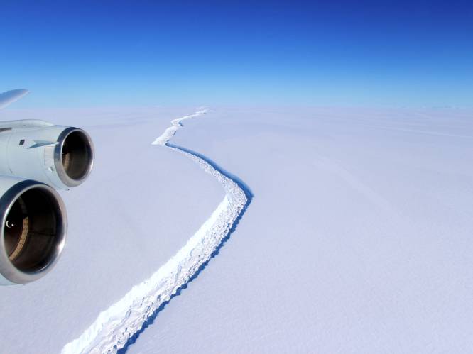 Derde grootste ijsberg ooit is losgescheurd van Antarctica