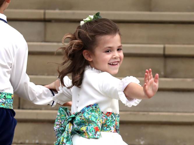 "Ben jij nu de koningin?": hilarisch moment wanneer dochtertje Robbie Williams vraagt naar titel van Sarah Ferguson