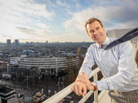 Deze wethouder heeft de beste plek van het stadhuis: ‘Als je oneindig ver kunt kijken, geloof ik dat je gedachten vrijer zijn’