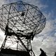 Een neutronenster en twee witte dwergsterren bevestigen Einsteins equivalentieprincipe
