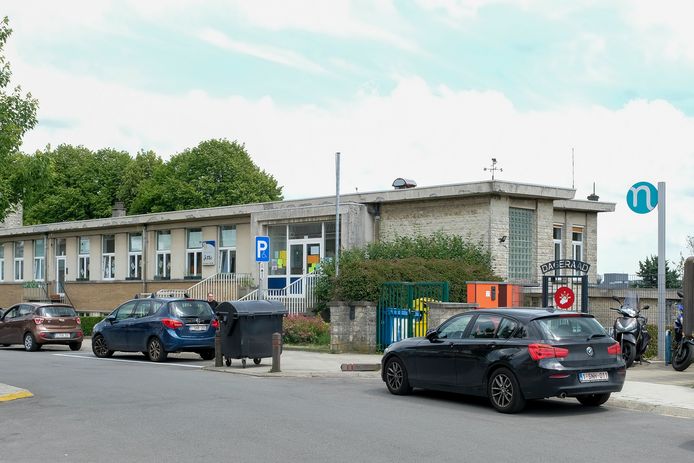 De Franstalige school Aurore in de Van Rolleghemstraat.