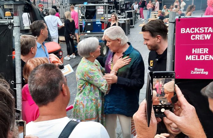 Megafan Myriam Charlier was dolgelukkig toen ze Johnny Logan mocht ontmoeten.