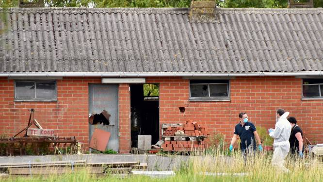 “Grootste drugslabo dat ooit in België werd opgerold”: volgens gerecht konden in oude varkensstal in Lendelede 2 ton drugs geproduceerd worden