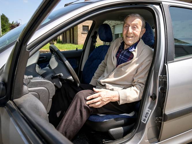 Josef Verbeeck (99) is oudste chauffeur van het land: “In zone 50 steken ze mij vaak voorbij, maar ik doe het op mijn gemak”