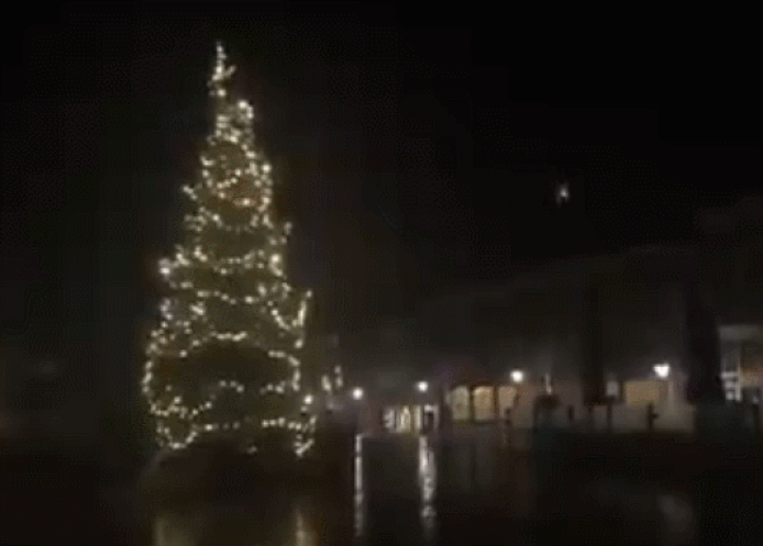 Kerstboom in brand