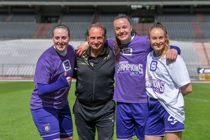 Tegen OH Leuven mocht Anderlecht de titel vieren, nu is er een coronagolf.