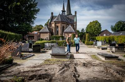 Calvarieberg weg, nieuwe kapel terug; kerkhof in Hooge Mierde krijgt rustpunt