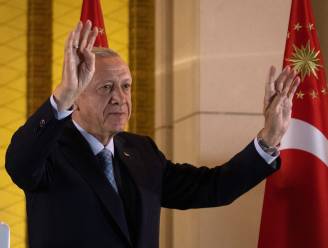 Herkozen Turkse president Erdogan roept op tot “eenheid en solidariteit”, maar haalt ook uit naar Kiliçdaroglu: “De terroristen hebben verloren”