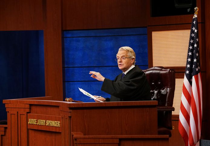 Jerry Springer tijdens de opnames van zijn nieuwe show ‘Judge Jerry’.