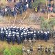 Duizenden migranten aan de grens, de enige crisis die de Poolse regering wél uitkomt