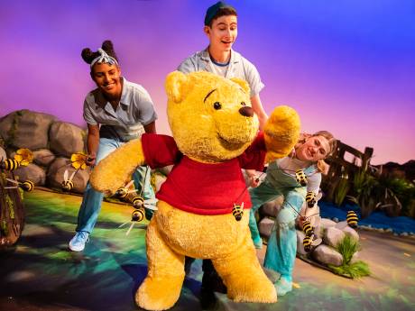 Cast Winnie de Poeh-musical geëmotioneerd door de levensloop van het beertje