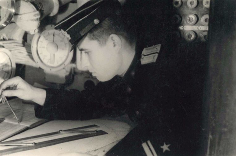Vasili Arkhipov in the Russian submarine Beeld privebeeld
