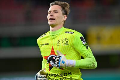 Le Club Bruges perd son deuxième gardien Joe Bursik et engage temporairement Sammy Bossut
