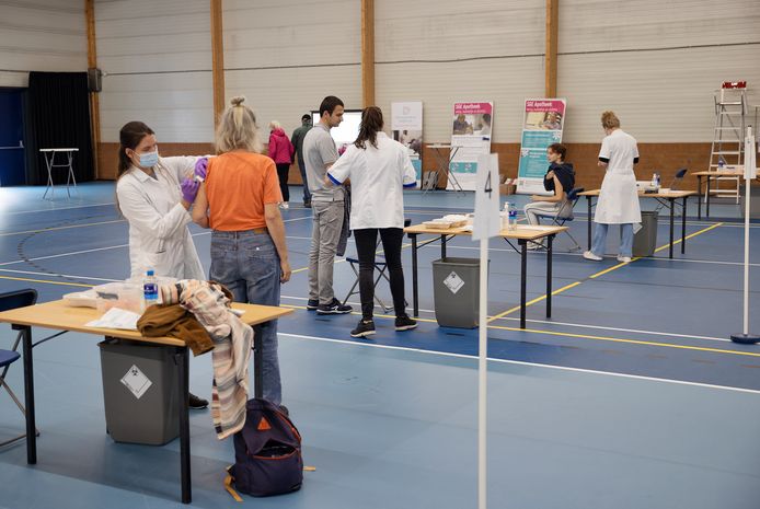 De centrale prikoperatie voor de griepprik is opgezet door huisartsen van de SGE huisartspraktijken. Het is de eerste keer dat de griepprik niet in of bij de praktijk zelf wordt gegeven.