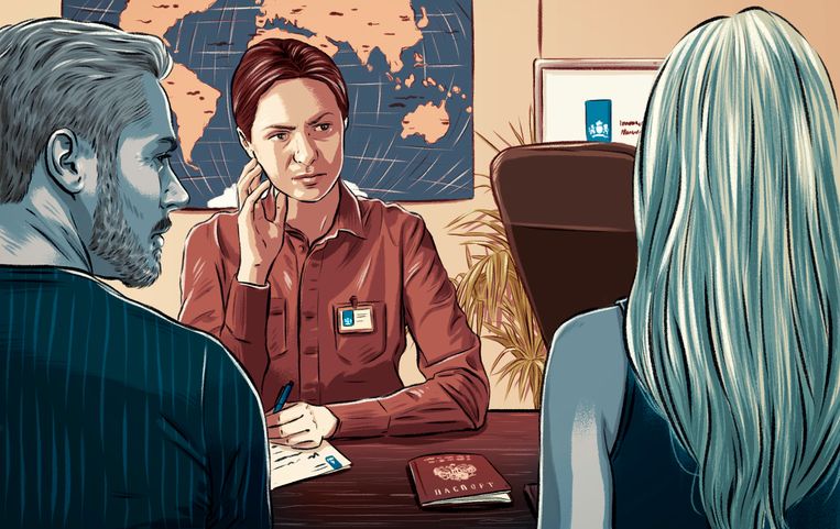 De twee gevluchte Russen in gesprek met een IND-ambtenaar. De illustratie werd gebruikt bij de reconstructie van hun zaak die de Volkskrant in juli van dit jaar publiceerde. Beeld Alexandra España