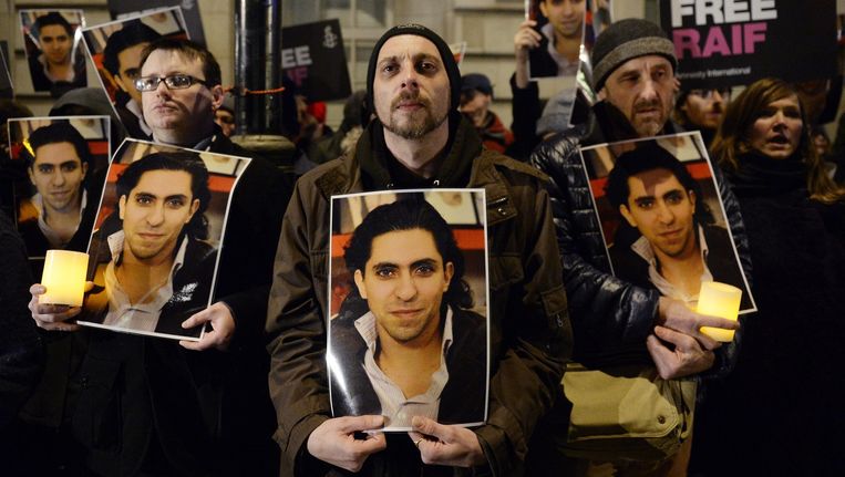 Wereldwijd werd de afgelopen maanden gedemonstreerd voor de vrijlating van de Saudische blogger Raif Badawi, die werd veroordeeld tot een celstraf en duizend zweepslagen omdat hij onder meer de islam zou hebben beledigd. Beeld epa