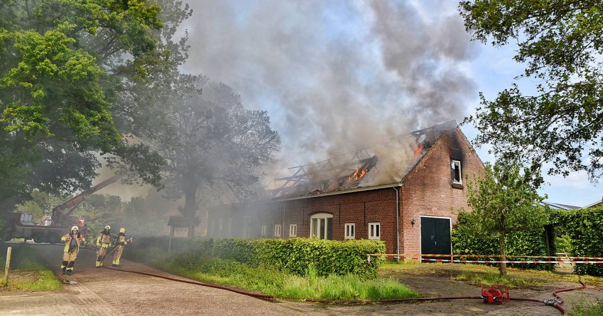 Grote brand in woonboerderij Esbeek onder controle.