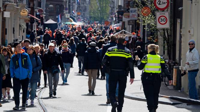 Relatie met collega-agent voorbij? Politie zit met dubbel probleem