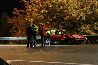Lange file op A50 door ongeluk met drie auto's
