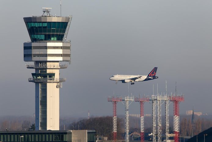 De skeyes-toren op Brussels Airport.