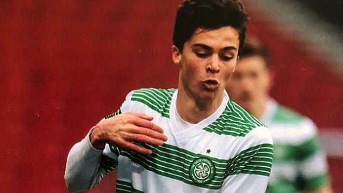 Ciaran McKenna in het shirt van Celtic.