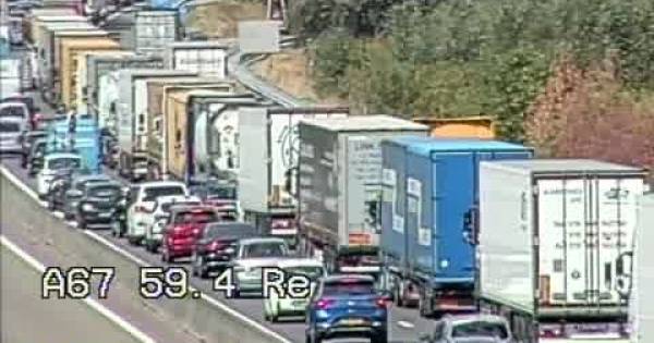 Ongeluk op de A67 tussen Helden en Liessel, verkeer richting Eindhoven moet ...