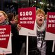 Boze thuiszorgmedewerkers slapen op gemeentehuis