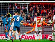 Arne Slot gaat na historische zege Feyenoord bij Ajax niet mee in titeleuforie: ‘We staan er heel goed voor’
