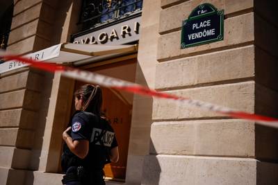 Braquage d’une bijouterie Bulgari à Paris, plusieurs millions d’euros de préjudice et suspects en fuite