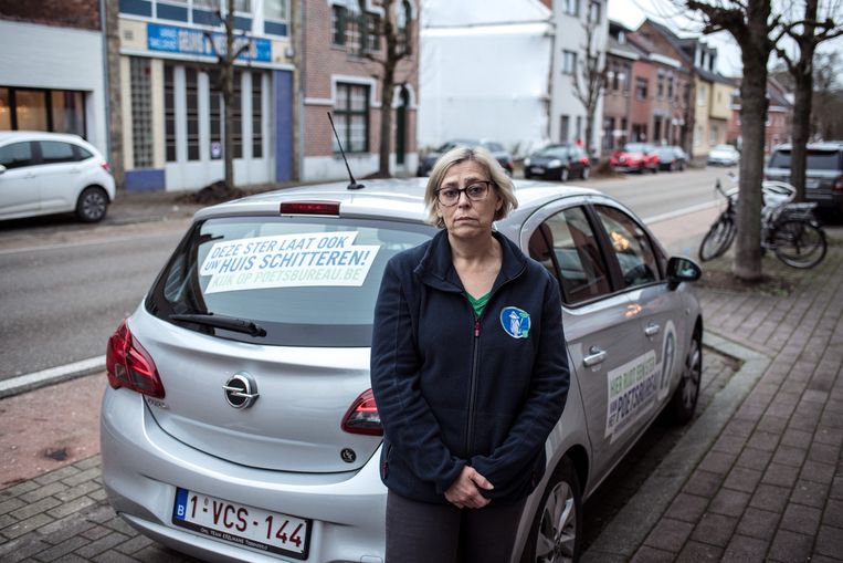 Poetshulp Heidi Van Roye: ‘Ze beloven ons een loonsverhoging van 0,4 procent, dat voelt echt als een belediging.’ Beeld Tine Schoemaker