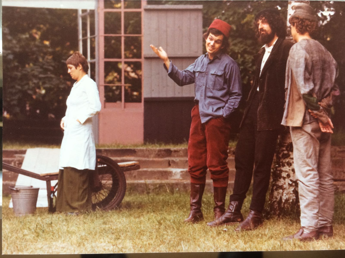 De rooie Sukkala in 'Mijnheer Puntila en zijn knecht Matti' in 1977.