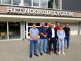Van links naar rechts: Dirk Vrugteveen, docent Chris Grootenhuis, Noordik-directeur Gert ten Hove, Harold Schreur van Eshuis, Finn de Jong, Jody Peters (Eshuis) en Mit ten Seldam.