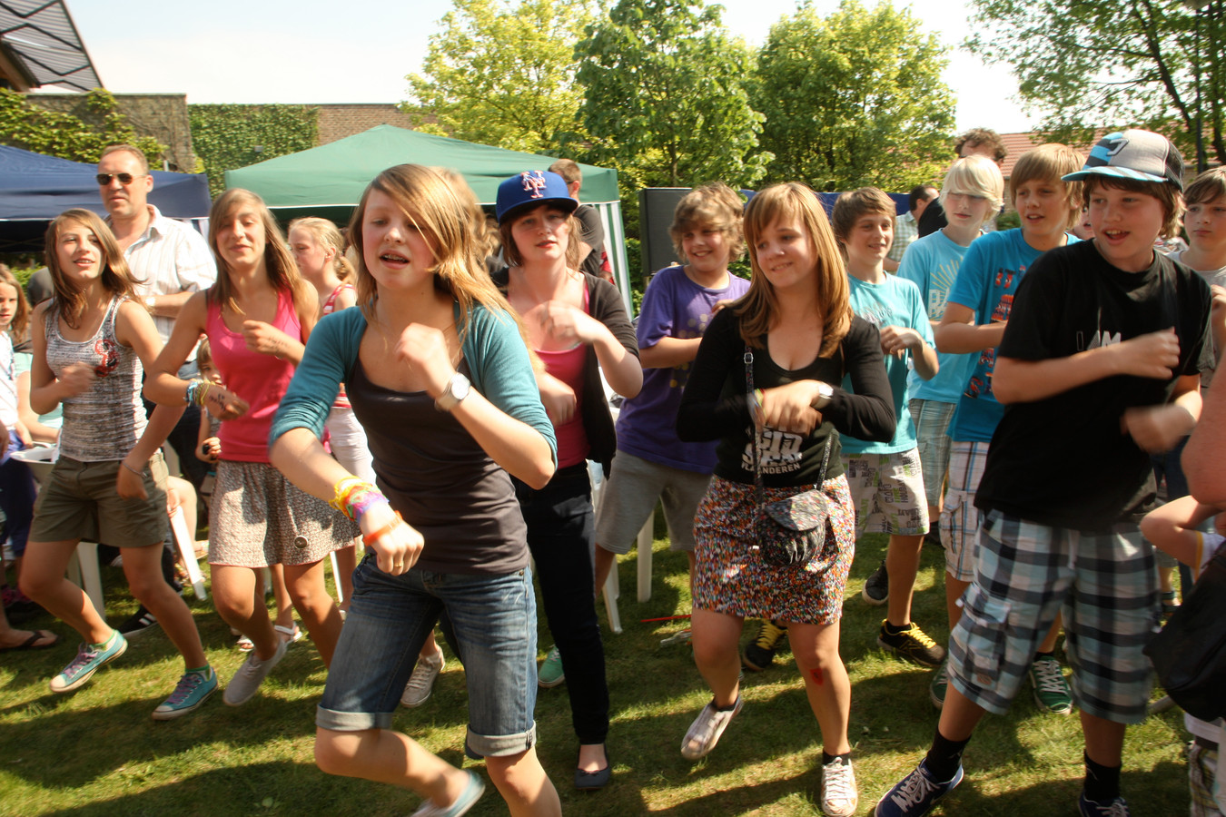 Kortenaken maakt filmpje voor de kerstperiode en alle inwoners mogen