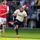 PSV pakt tweede plaats na winst op AZ (1-2) dankzij eredivisiester Xavi Simons