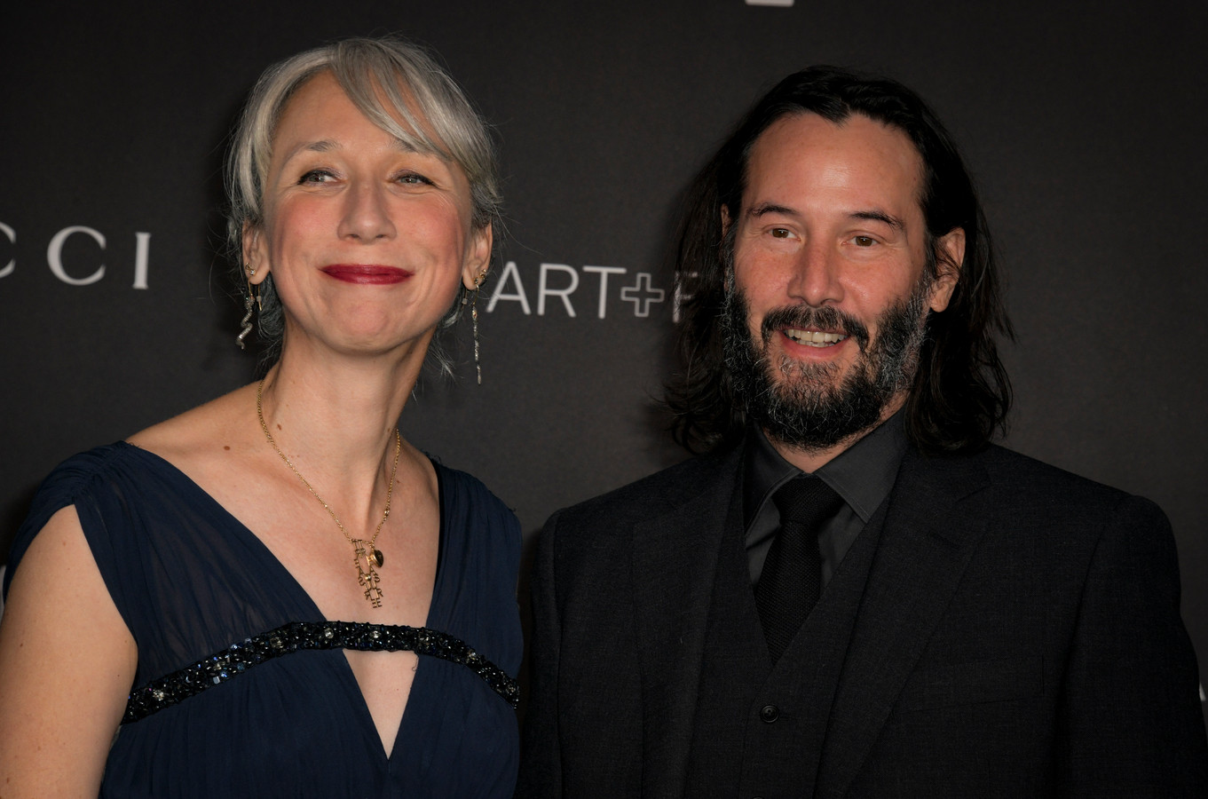 Keanu Reeves hervindt geloof in de liefde: acteur maakt rodeloperdebuut met  vriendin Alexandra Grant | Foto | hln.be