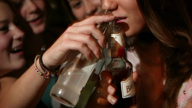 Jongeren gebruiken steeds minder alcohol, tabak en cannabis: andere middelen winnen aan populariteit