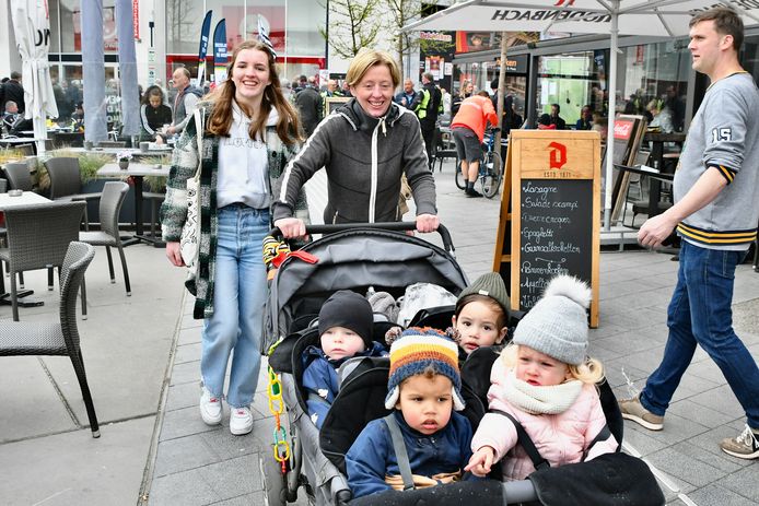 Dwars door Vlaanderen: start in Roeselare.