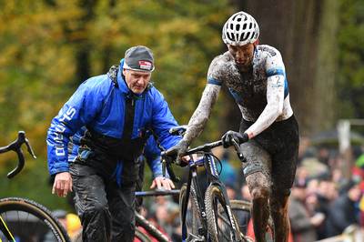 Materiaalpech voor Van der Poel in Superprestige
