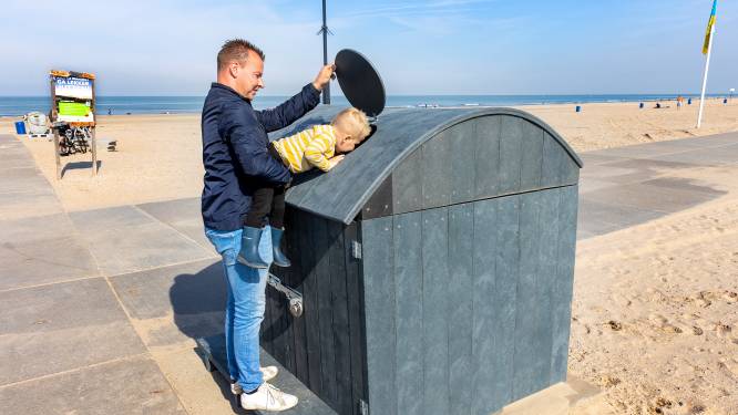 Container van oude shirts op strand Hoek van Holland is goed initiatief, ‘maar ik zou er zo voorbij lopen’