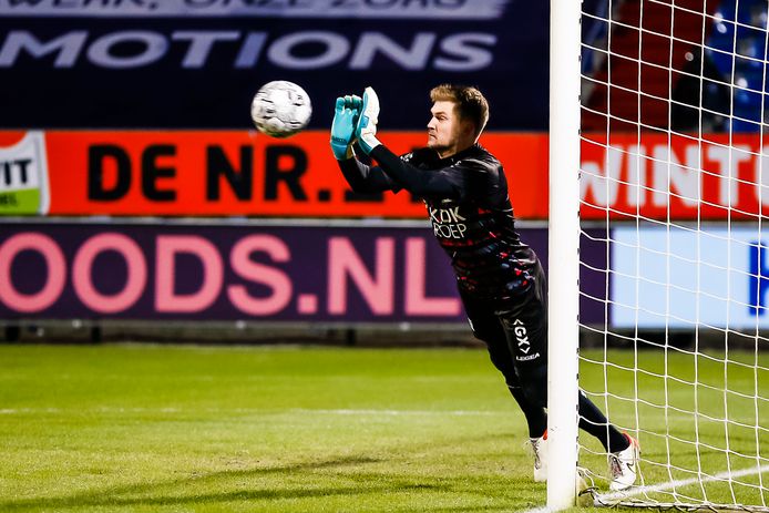 NEC-doelman Mattijs Branderhorst keerde voor het eerst sinds zijn vertrek terug bij Willem II en hoefde maar één redding te verrichten.