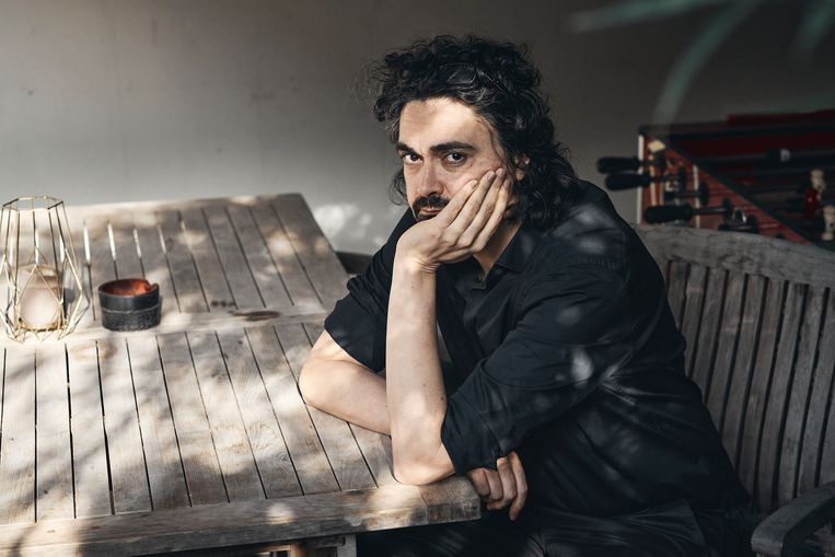 Gunter Lamoot lijkt in zijn nieuwe zaalshow al zijn talenten te willen tonen. Beeld Thomas Nolf